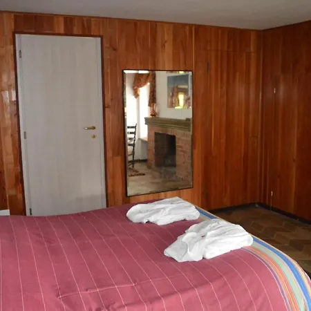 Bed and Breakfast L'Uovo E La Faina Busca Exterior foto